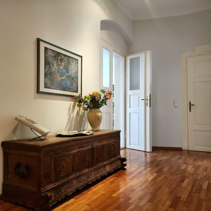 4 Raum Mit Balkon Auf 120sqm In Lage Appartement