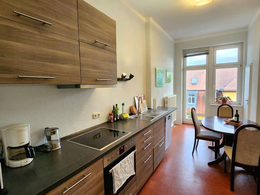 4 Raum Mit Balkon Auf 120sqm In Lage Appartement