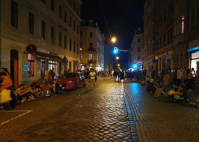 Familien 120m^2 4 Raum Wohnung im Szeneviertel!