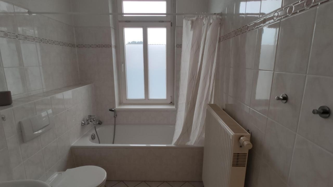 4 Raum Mit Balkon Auf 120sqm In Lage Apartment