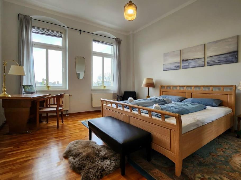 Apartment 4 Raum Mit Balkon Auf 120sqm In Lage *